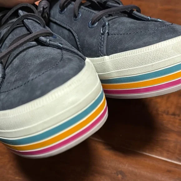 Sperry Navy Sneakers with Rainbow Sole 8.5 - Picture 3 of 7
